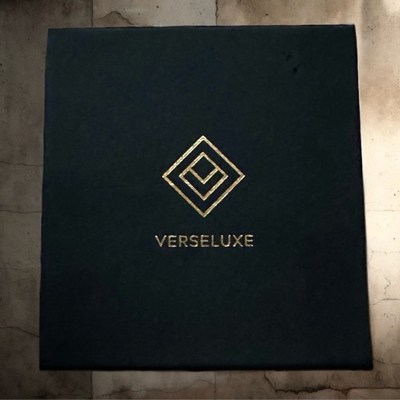 VERSELUXE • Cathy Hackl × Simone Faurschou Frills Metaverse NFC Chip Bracelet - Picture 4 of 5